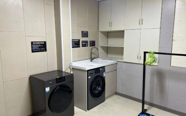 Bestower Hotel (Zunyi Meeting Site Branch)