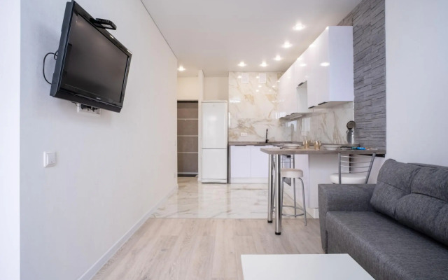 Apartments on Oboronnaya 102B street