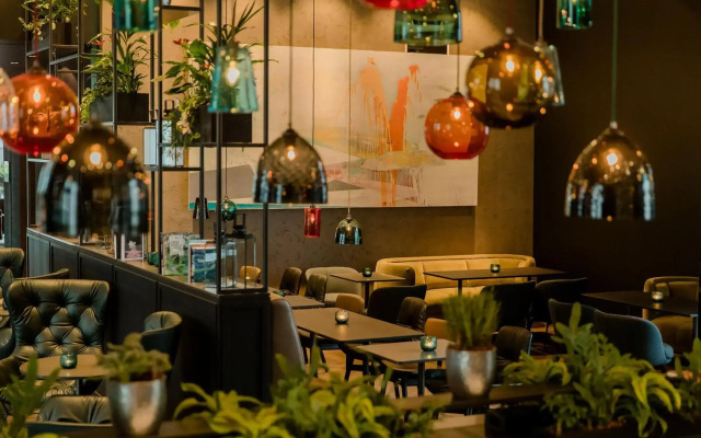 Motel One Köln-Neumarkt