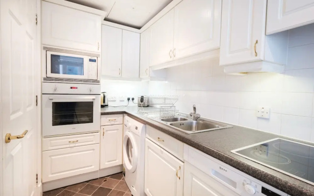 Holborn Penthouse Apartment with Terrace