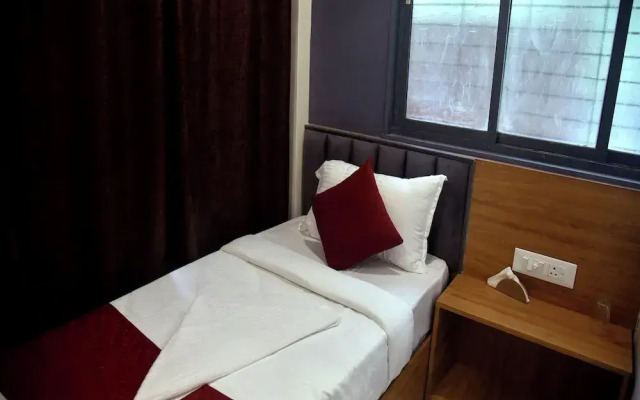 Vogue Cabin Stay Near NESCO