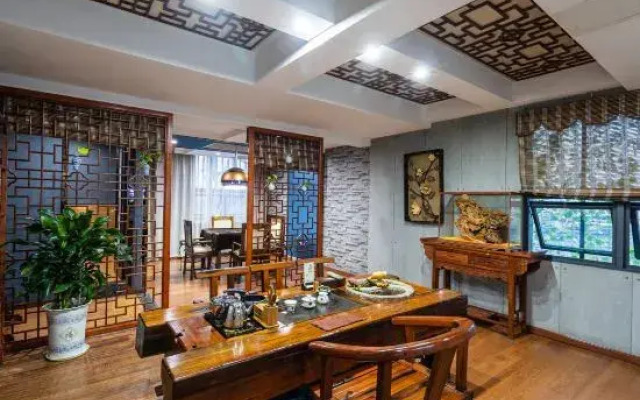 Yuesun Finia Hotel (Dazhou Luofu Plaza Railway Station)