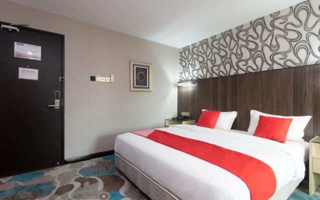 OYO 89375 Regent Hotel
