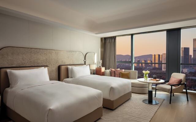 InterContinental Hotels WUXI TAIHU NEW CITY by IHG