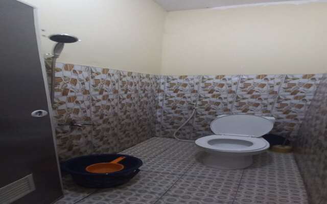 OYO 93861 Adinda Guest House Syariah