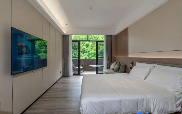 Sunset Returns in the Valley – Guest Rooms – Zhuhai