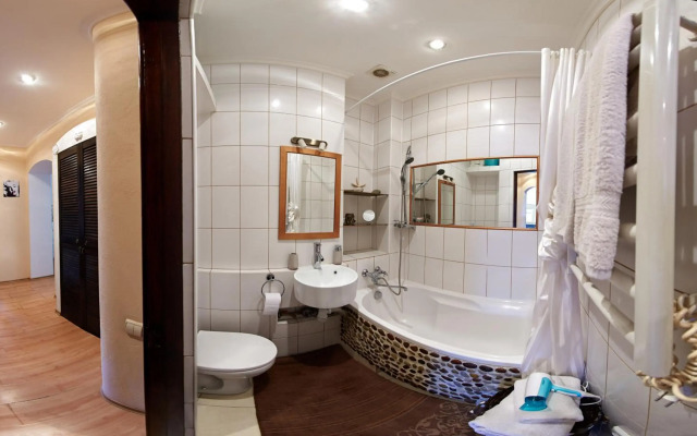 Babylon Apartments on Petliury Street