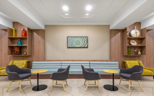 Holiday Inn & Suites Pittsfield-Berkshires by IHG