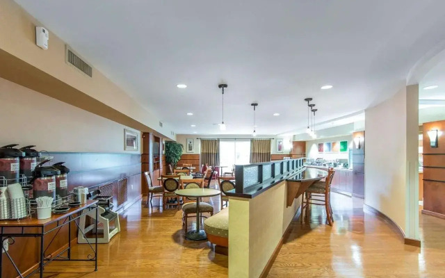 Comfort Suites Knoxville North