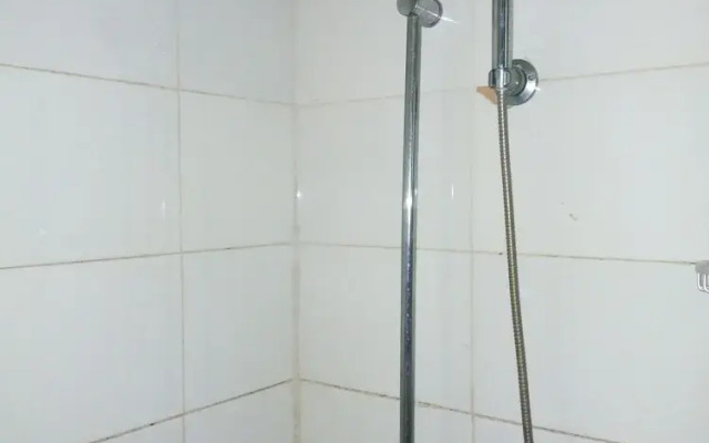 Multifield Hotel & Suites