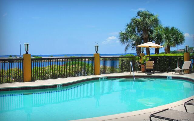 Holiday Inn Express Hotel & Suites Tampa-Rocky Point Island, an IHG Hotel