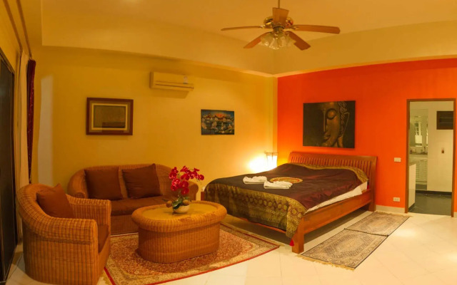 VIP Chain Resort Pool Villa