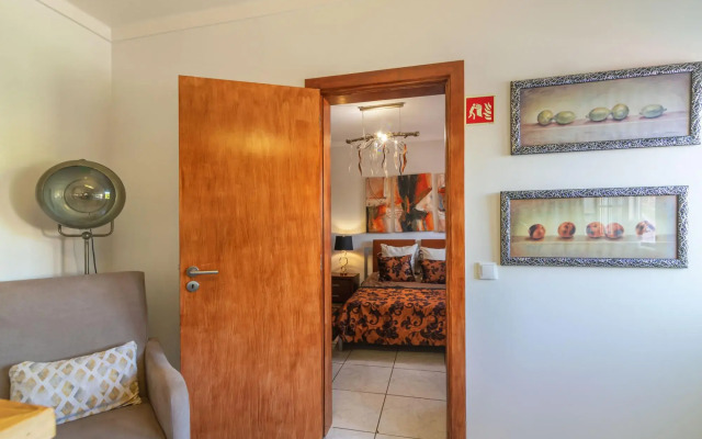 Faro Airport Flat 3 by Homing