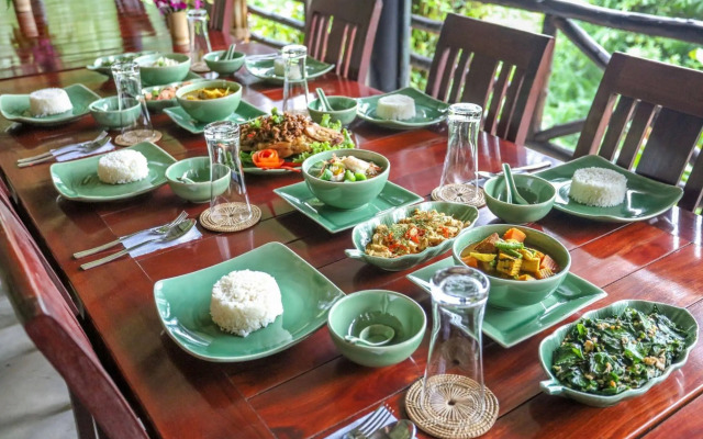 Anurak Community Lodge