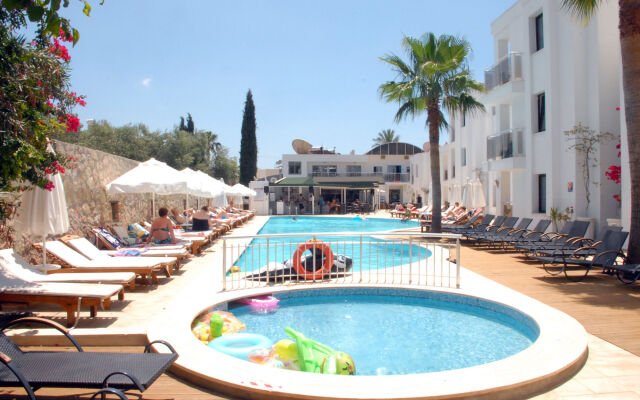 Queen Resort Hotel