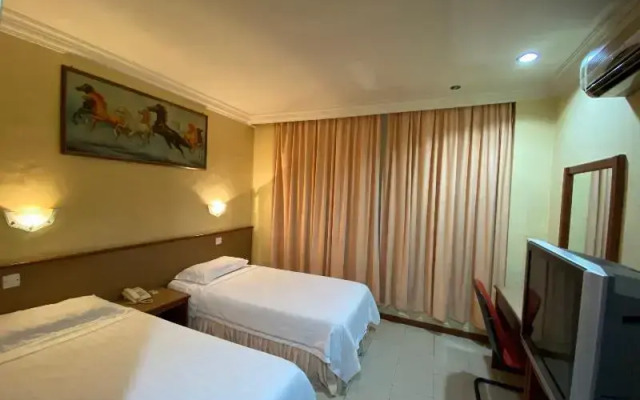 Hotel Umimas by OYO Rooms