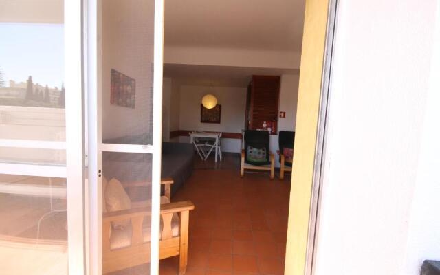 Sunny and Cozy Apartment, Lago Azul by Trip2Portugal