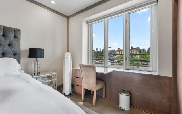 Stylish Westwood Condo