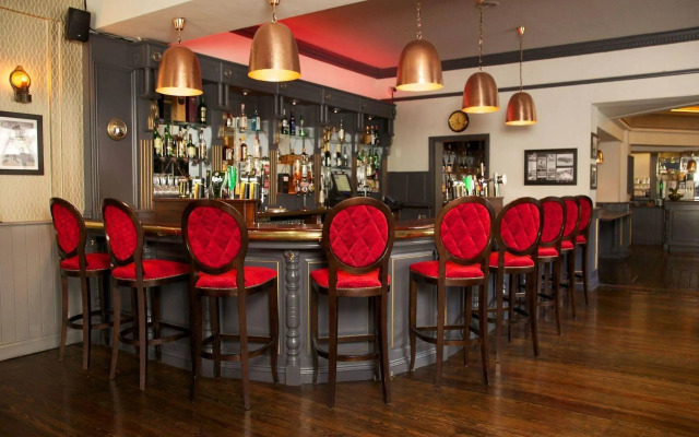 Anner Hotel