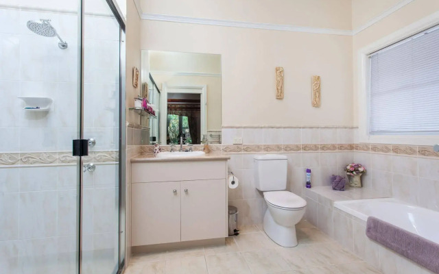 Elindale House Bed & Breakfast