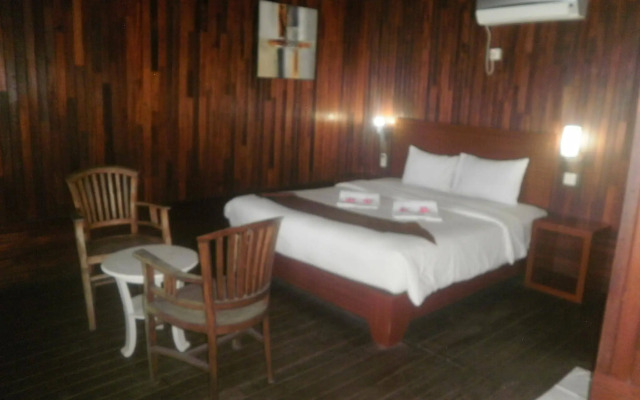 Cavery Beach Hotel