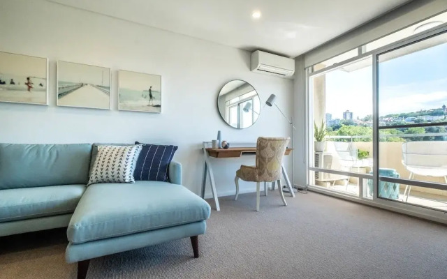 Luxury in Prestigious Double Bay H428