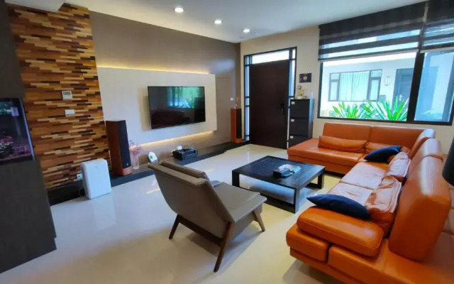 Riverbank Villa