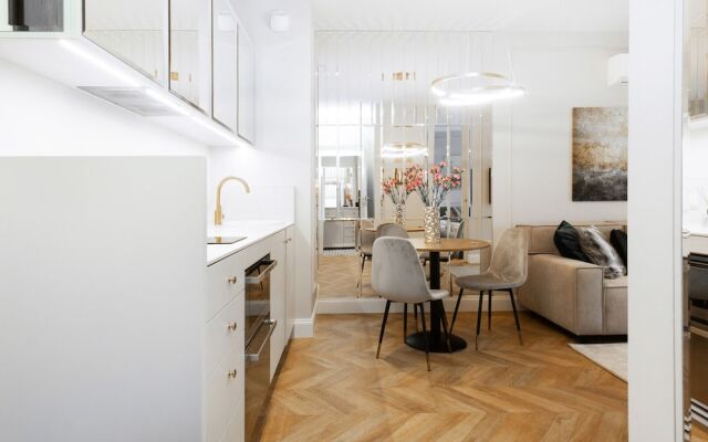 Mennica Residence Apartments by Renters