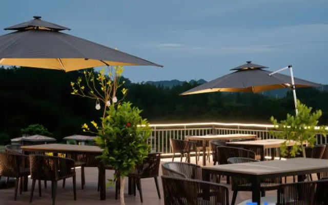 Zhangjiajie Yunhai Mountain Residence Villa Hotel – Outside – Zhangjiajie