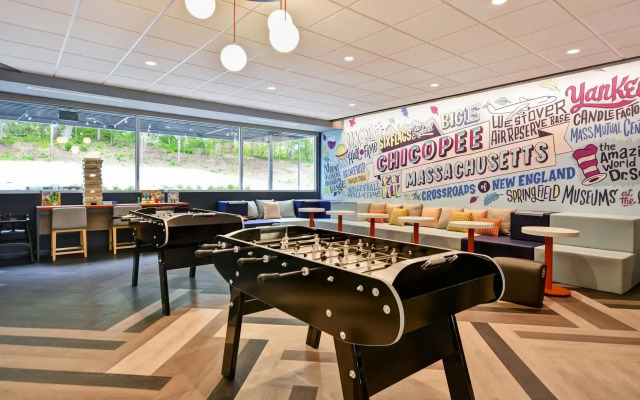 Tru by Hilton Chicopee Springfield