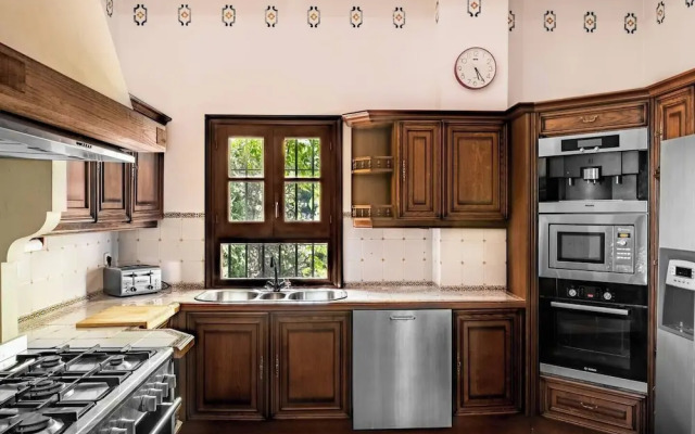 Luxury 7 Bed Villa in Exclusive El Madronal ,marbella, Andalucia