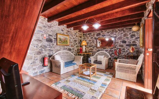 Seixal Sunny Villa