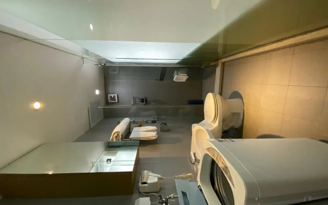 H Life Hotel