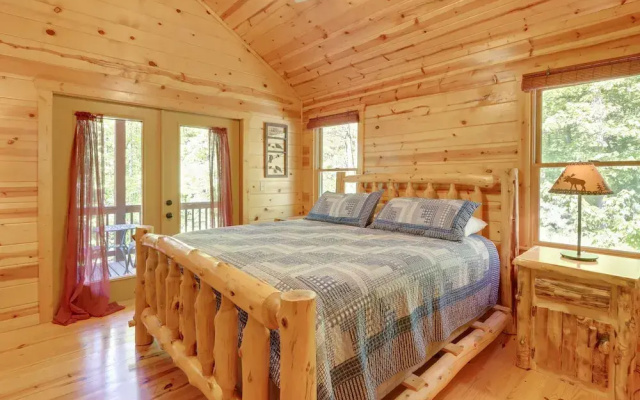Private Ellijay Cabin w/ Hot Tub & Amenities!