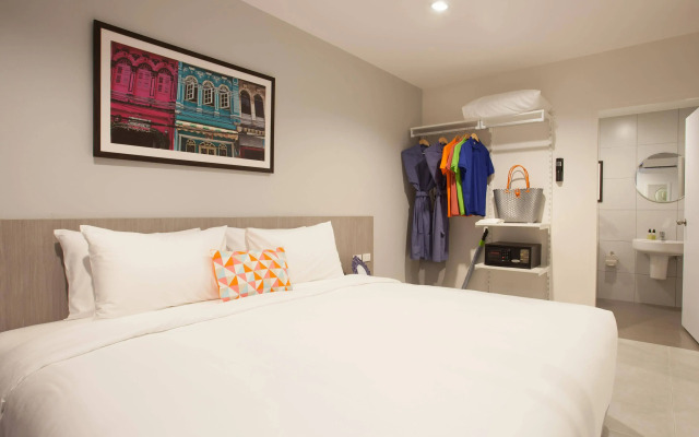 Recenta Suite Phuket Suanluang