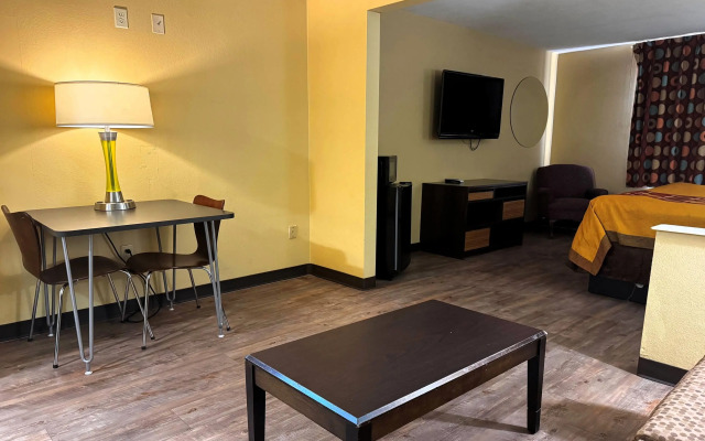 Super 8 by Wyndham Jackson/Ridgeland