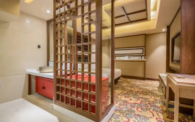 Vyluk J Hotel South Asian Garden Dianchi