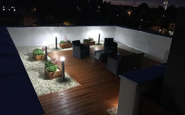 Młyńska 8 Apartament z prywatnym basenem