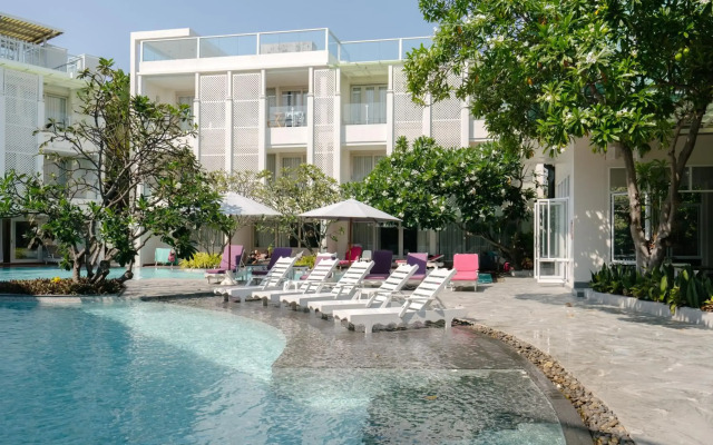 The Sea - Cret Hua Hin