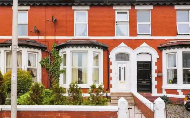 Sherbourne Retreat - 4 Bedroom House in Blackpool