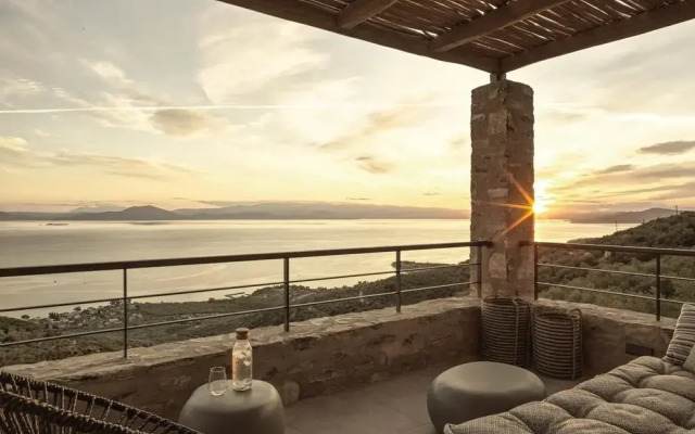 Athena Suite by Peliva Nature Suites