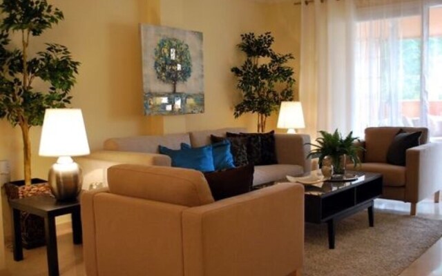 3 Bedroom Apartment with Jacuzzi JO2