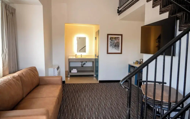 Lemon Heights Inn