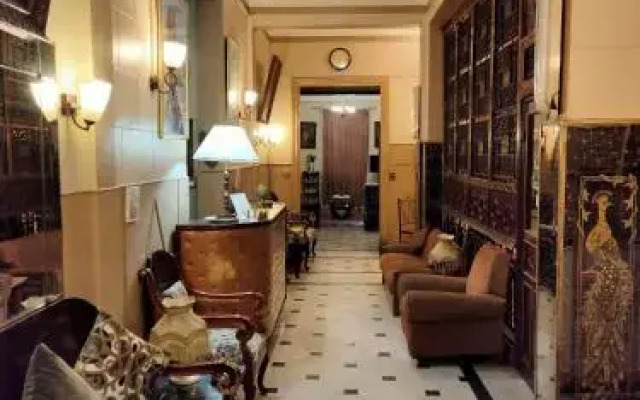 Triomphe Hotel