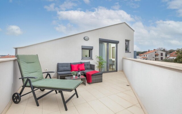 Amazing Home in Pjescana Uvala With Wifi and 2 Bedrooms