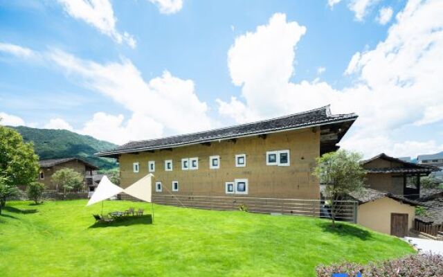 Xinsu Changrong Tulou Cultural Homestay (Yunshui Ballad Shop)