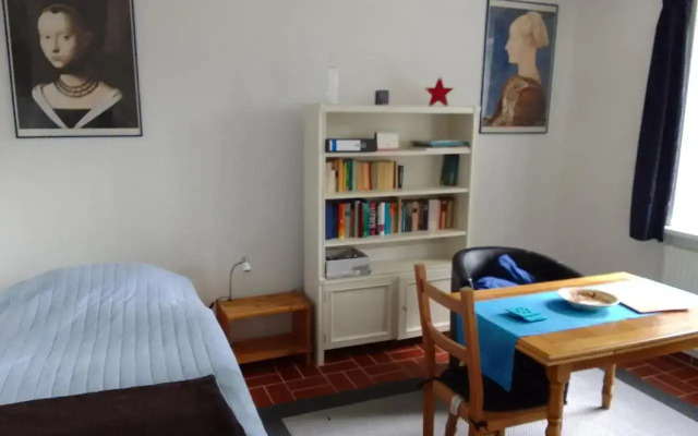 Ländliche 1-Raumwohnung im Park