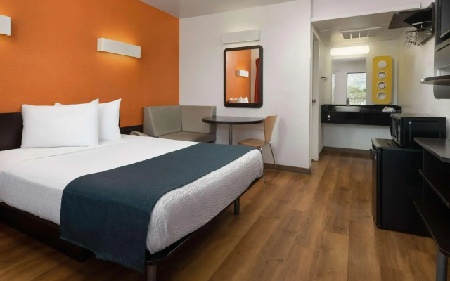 Motel 6 Carpinteria, CA - Santa Barbara - North