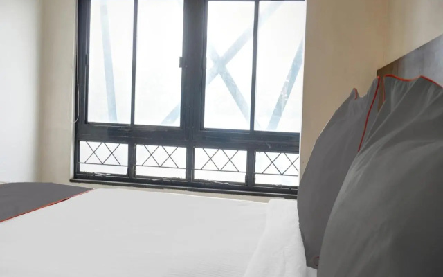 OYO 946 Royce Studio Apartments
