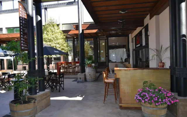 Plaza Paradiso Petit Hotel